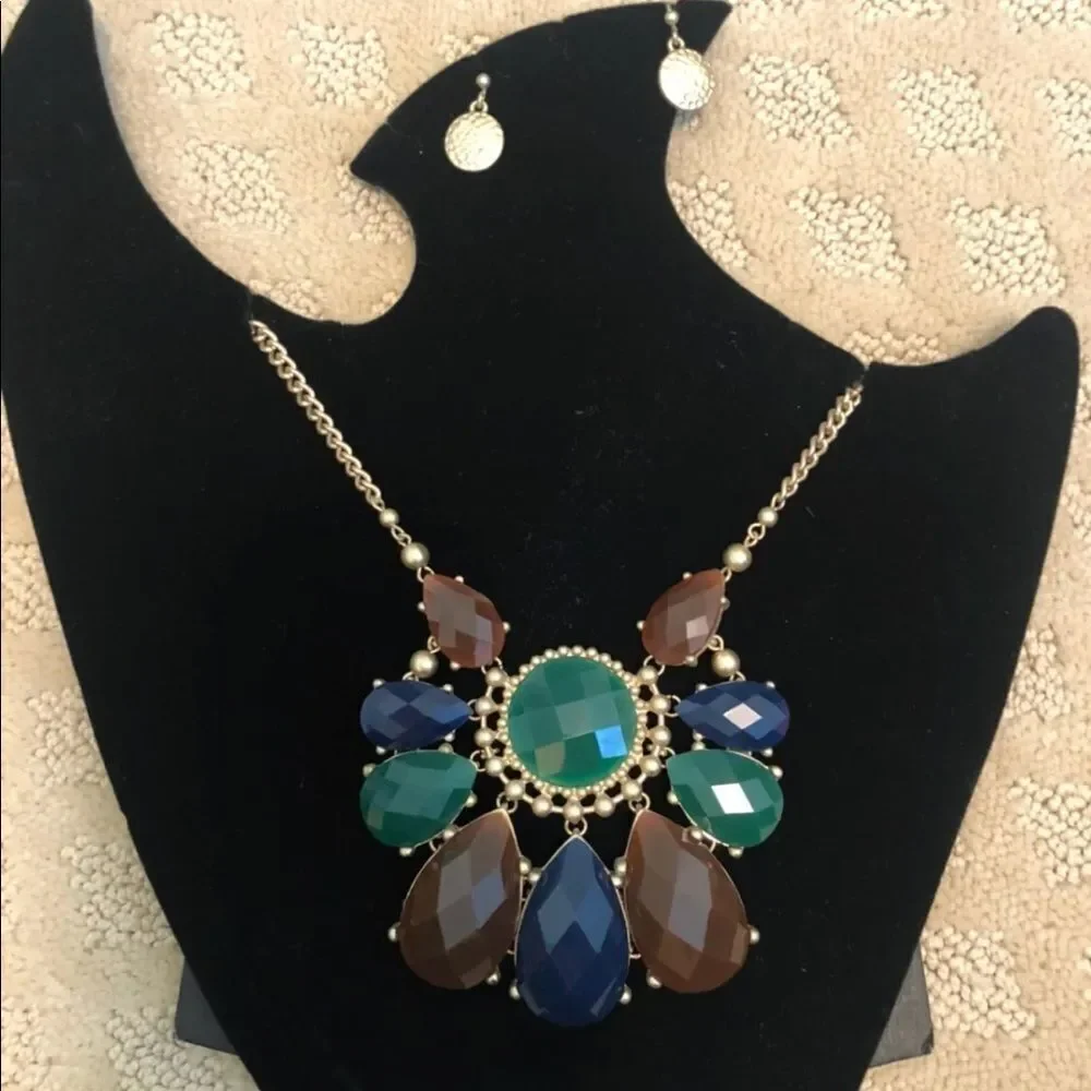 JEWELRY SET Blue, Brown, Green & Gold Necklace/Earring Set NEW